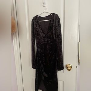 Yaya & Co black velvet long sleeve dress with a slit. Mid length.